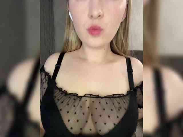 AlinaRay webcam
