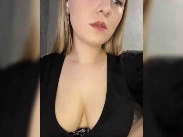 AlinaRay webcam