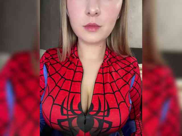 Model: AlinaRay