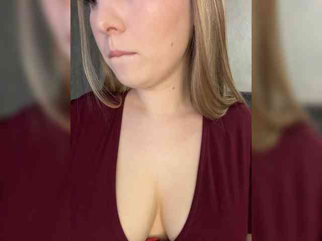 AlinaRay webcam