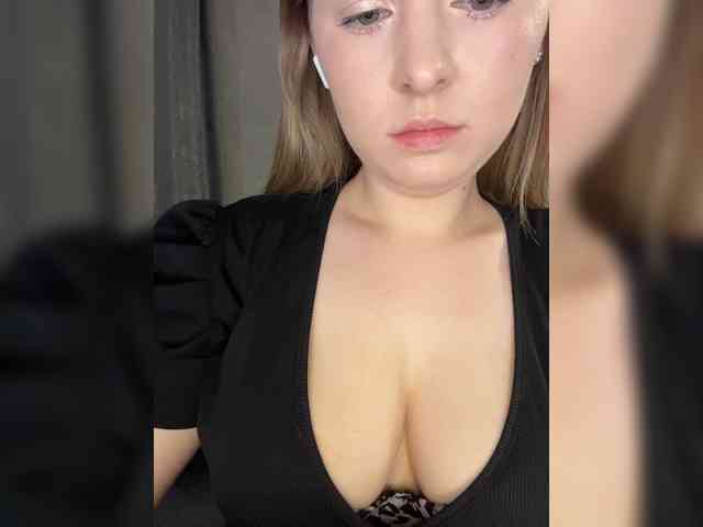 AlinaRay webcam