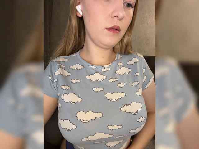 AlinaRay webcam