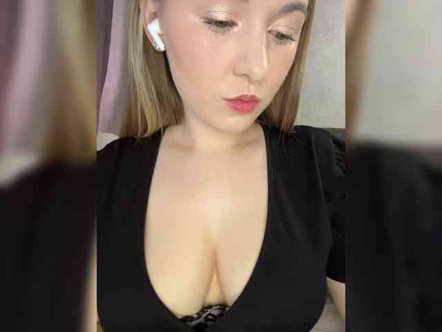 AlinaRay webcam