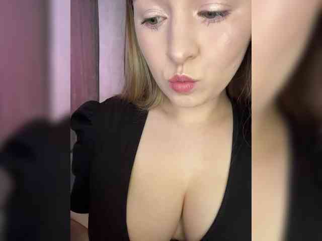 AlinaRay webcam