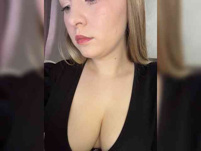 AlinaRay webcam