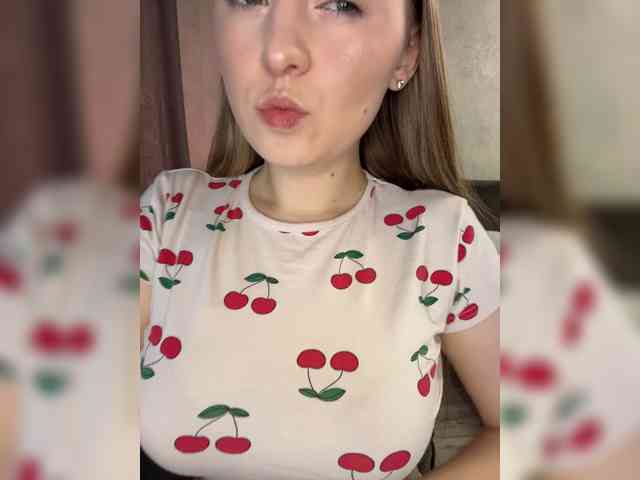 AlinaRay webcam