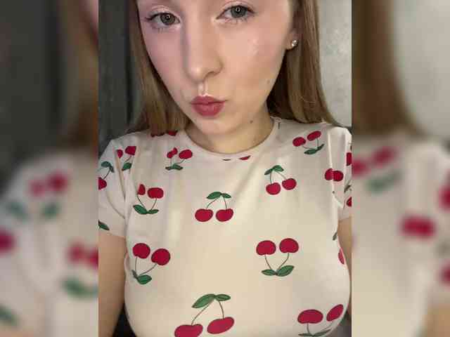 AlinaRay webcam