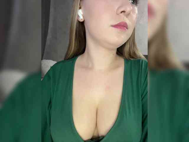 AlinaRay webcam