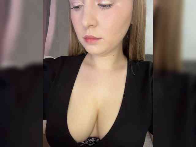 AlinaRay webcam