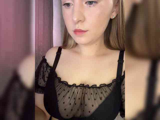 AlinaRay webcam