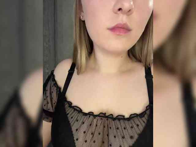 AlinaRay webcam