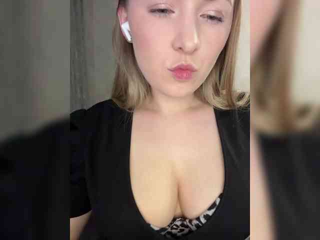 AlinaRay webcam