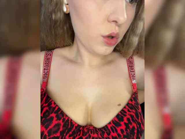 AlinaRay webcam