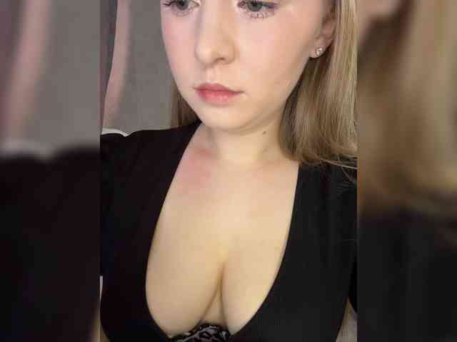 AlinaRay webcam