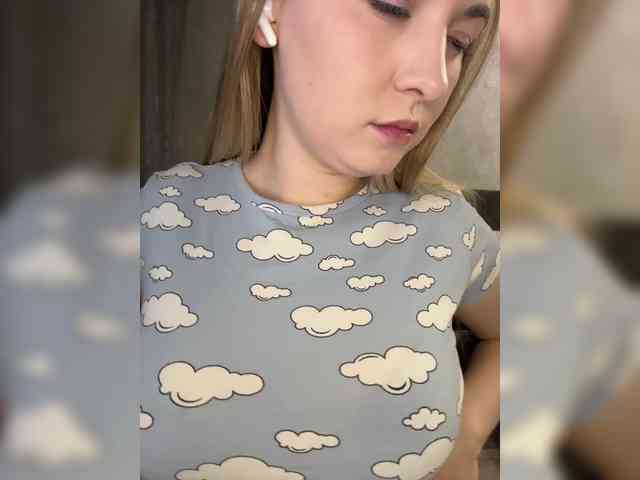 AlinaRay webcam