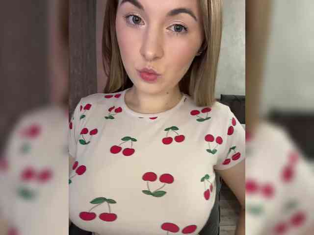AlinaRay webcam