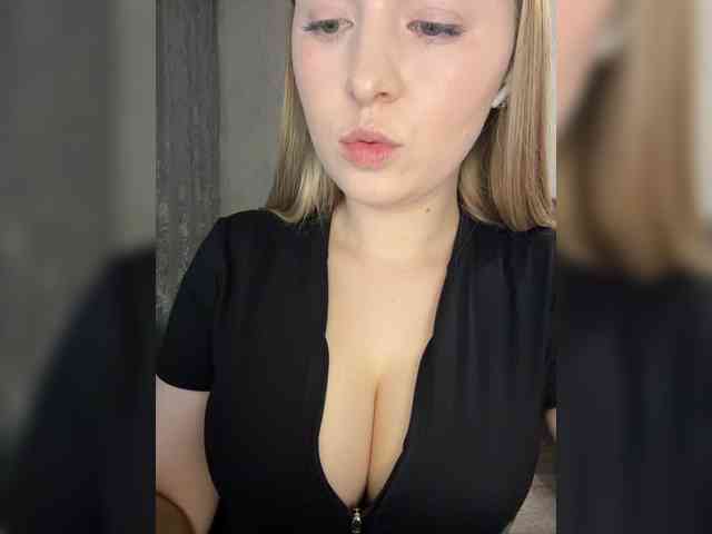 AlinaRay webcam
