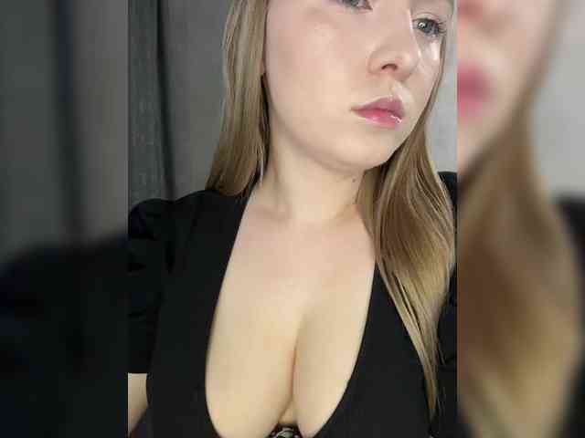 AlinaRay webcam