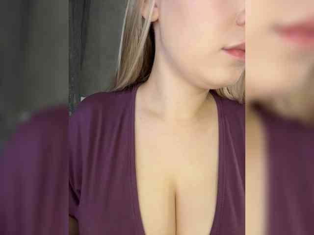 AlinaRay webcam