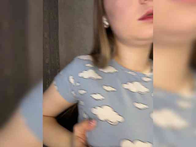 AlinaRay webcam