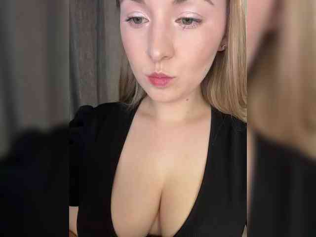 AlinaRay webcam