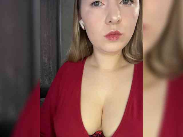 AlinaRay webcam