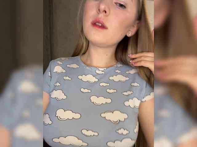 AlinaRay webcam