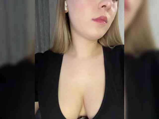 AlinaRay webcam