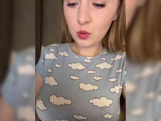 AlinaRay webcam
