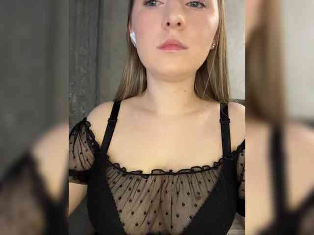 AlinaRay webcam