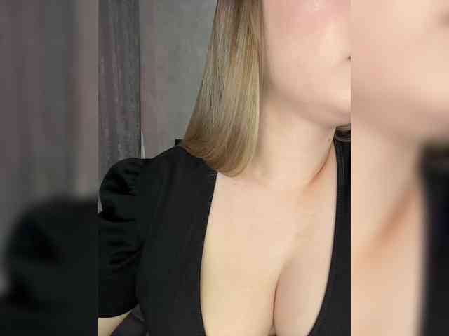 AlinaRay webcam