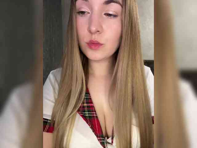 AlinaRay webcam