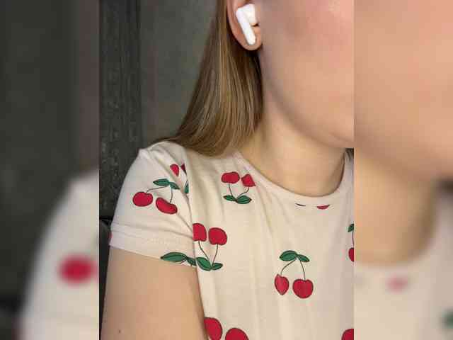 AlinaRay webcam