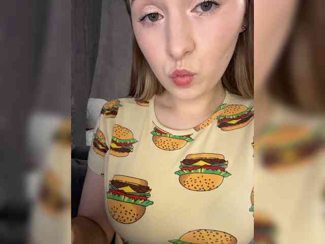 AlinaRay webcam