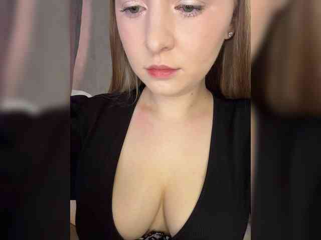 AlinaRay webcam