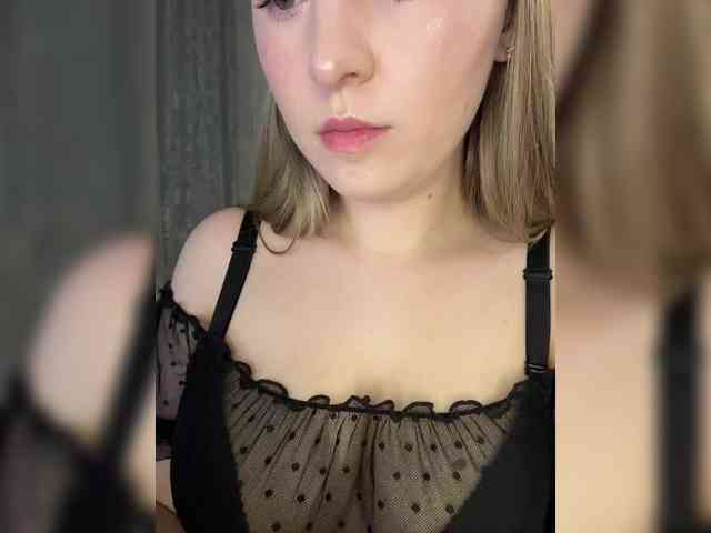 AlinaRay webcam