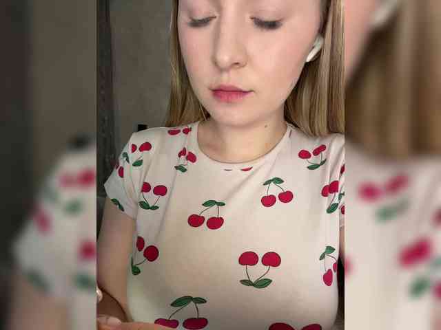 AlinaRay webcam