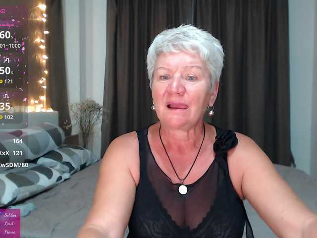 в попе у roxana-brooks
