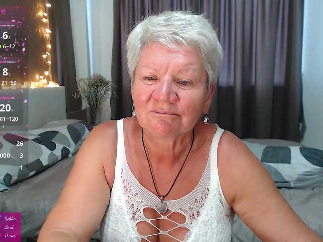 в попе у roxana-brooks