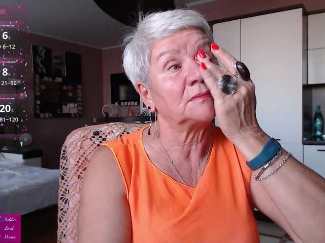 go to chat with roxana-brooks