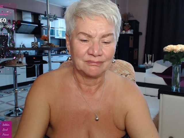в попе у roxana-brooks