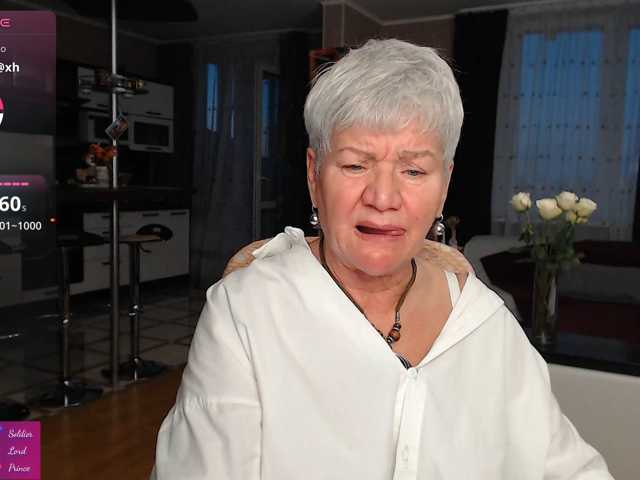 go to chat with roxana-brooks