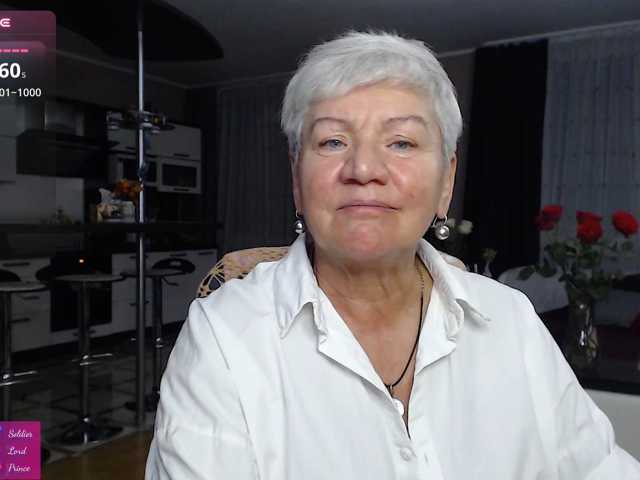 go to chat with roxana-brooks