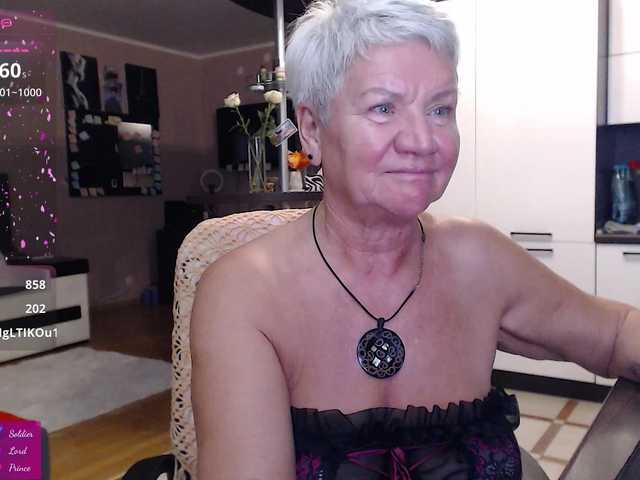 roxana-brooks live cam on BongaCams