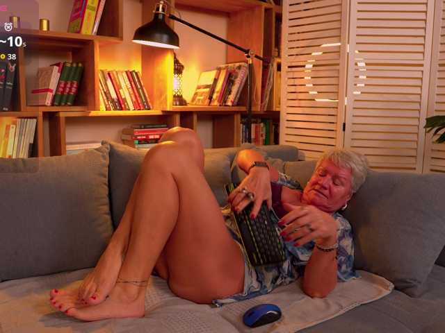 roxana-brooks live cam on BongaCams