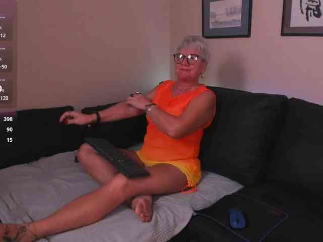 Roxana-brooks's cam show statistics and live stream