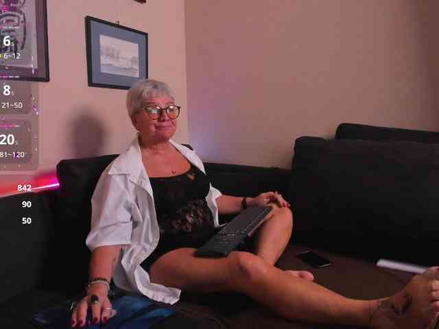 roxana-brooks live female cam on bongacams