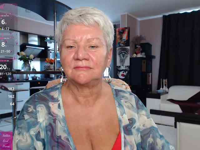 roxana-brooks live female cam on bongacams