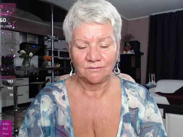 roxana-brooks live female cam on bongacams