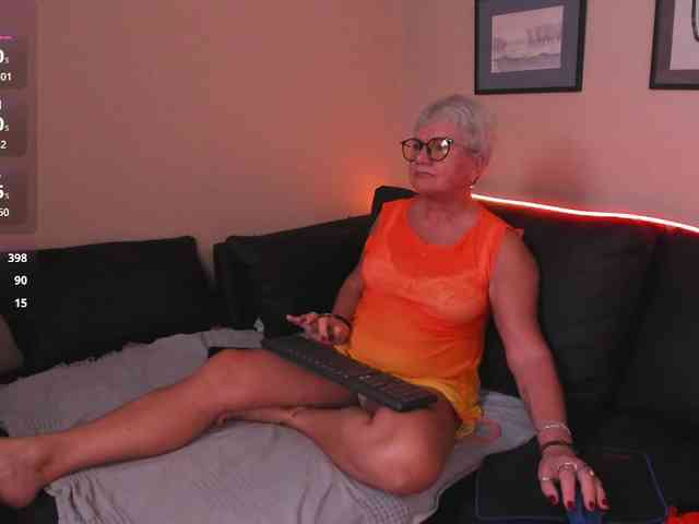 roxana-brooks live female cam on bongacams